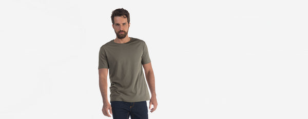 camiseta gola c manga curta oliva