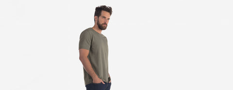 camiseta gola c manga curta oliva