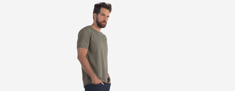 camiseta gola c manga curta oliva