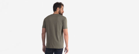 camiseta gola c manga curta oliva