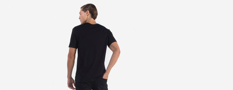 gola c com bolso preto