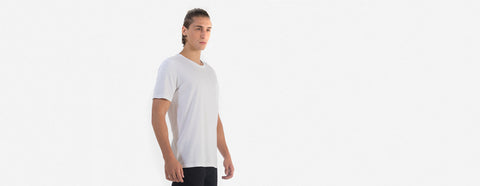 gola c com bolso branco