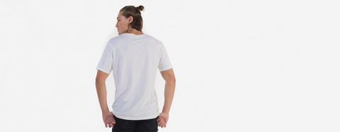 gola c com bolso branco