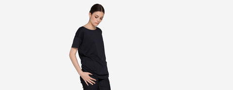 camiseta gola canoa manga curta marinho