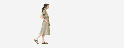 vestido de linho acinturado cerrado