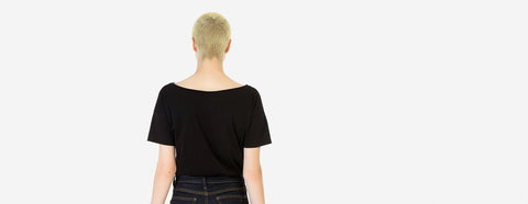 camiseta gola canoa manga curta preto