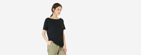 camiseta gola canoa manga curta preto