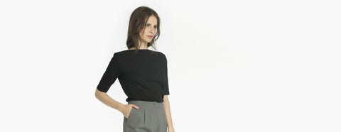 gola reta manga midi preto